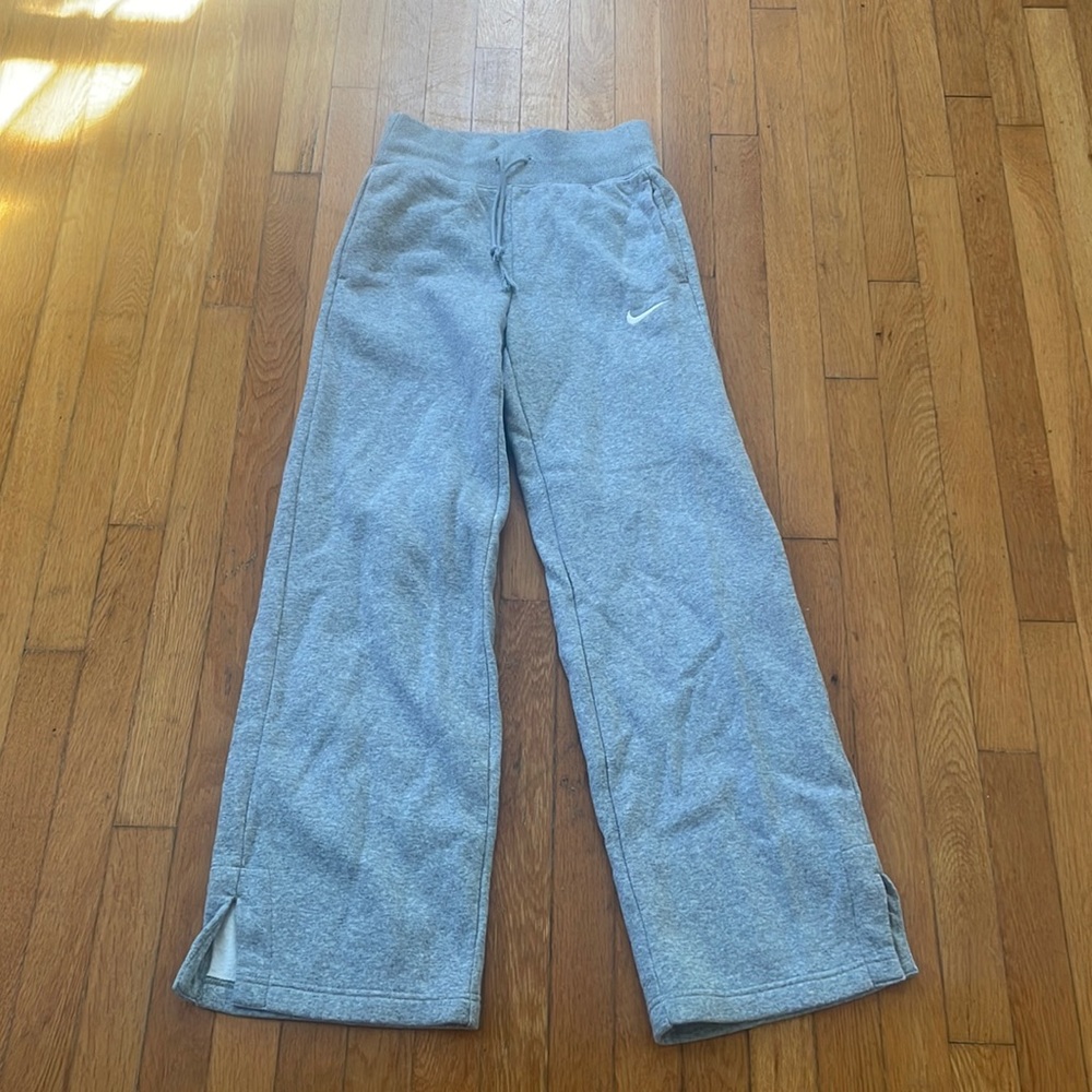 Nike wide leg sweatpants xxs
